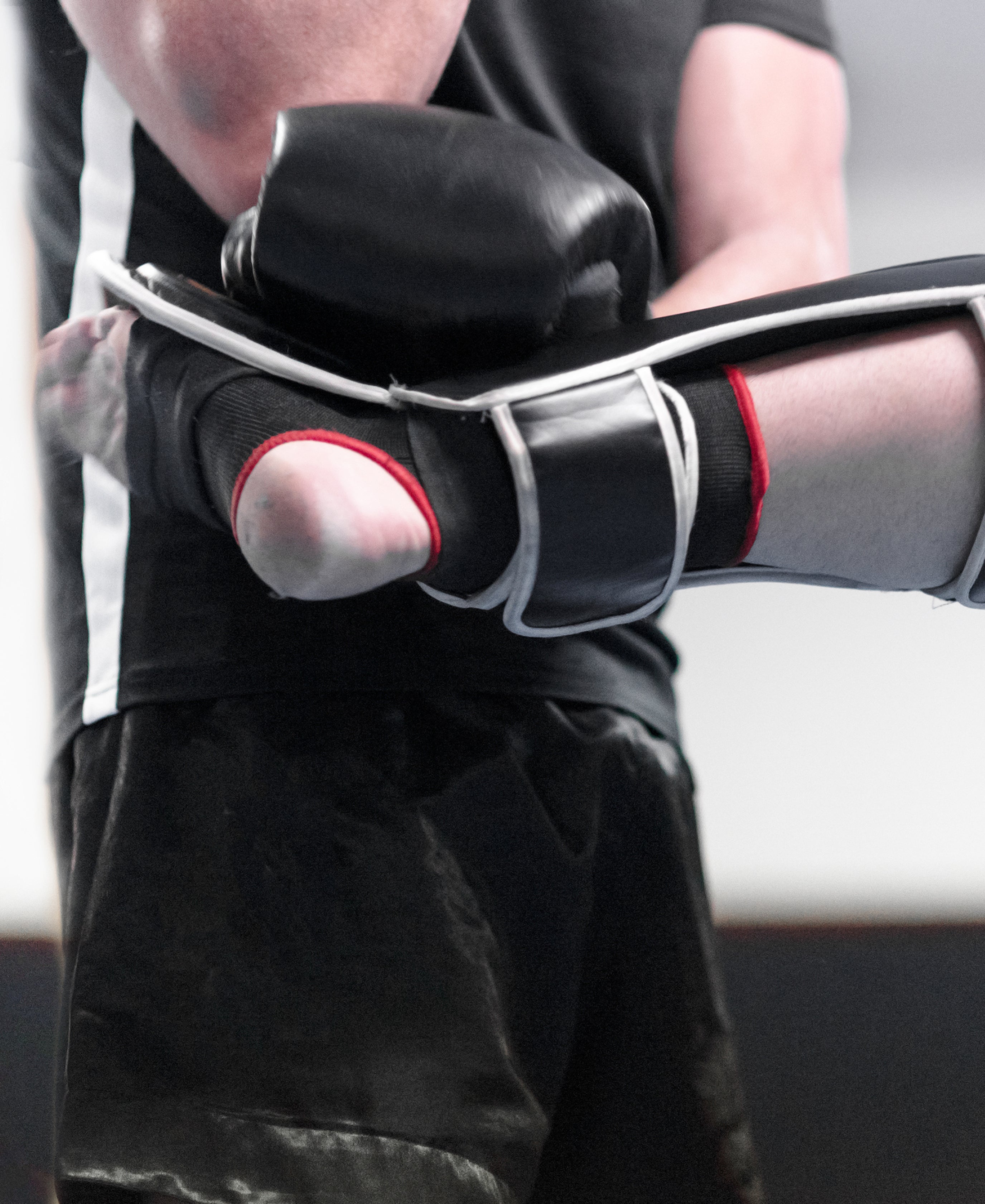 How to Choose the Right Muay Thai Shin Guards